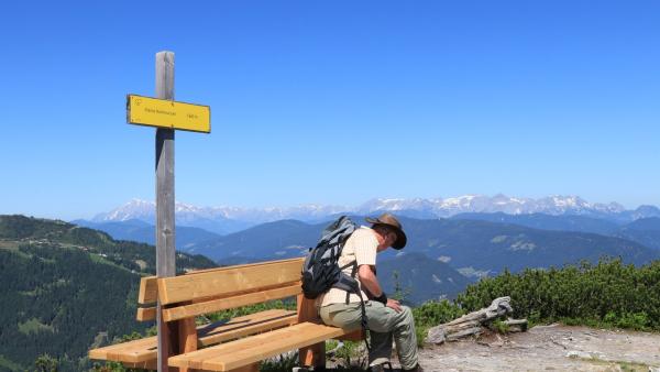 Планински туризъм - възможни причини  за подуване на глезените и  краката,  как да се погрижим