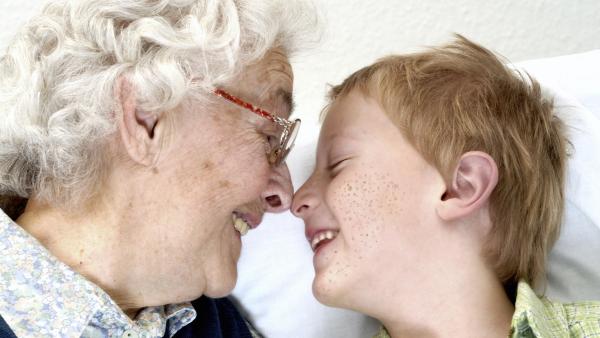 Бабите и дядовците са ключът към щастливото детство