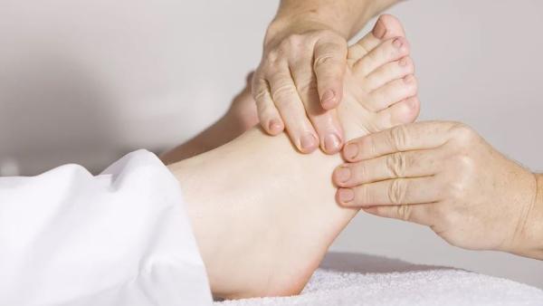 12 ефективни техники за масаж на ходилата за релаксация и отпускане на болката