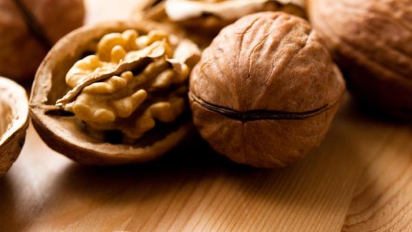 Малко орехи към храната ти, те предпазват от болести!