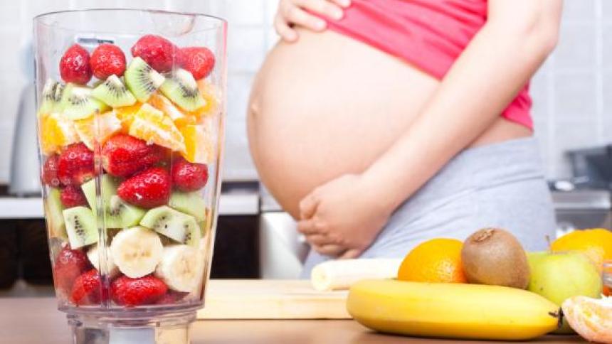 Искате умно дете? Яжте повече плодове, докато сте бременна!