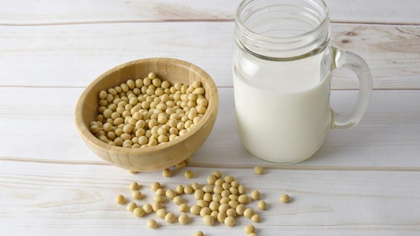 Какво трябва да знаем за растителнитe млека